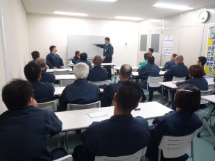 画像：平成28年４月度社内安全会議開催2