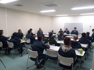 画像：平成28年１１月度社内安全会議2