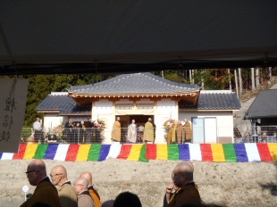 画像：洞仙時　見守り観音堂　完成しました。3