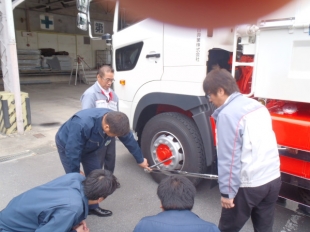 画像：宮城日野自動車様からのトルクレンチ取り扱い講習をおこないました。2