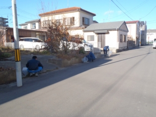 画像：本社近隣清掃活動を行いました。3